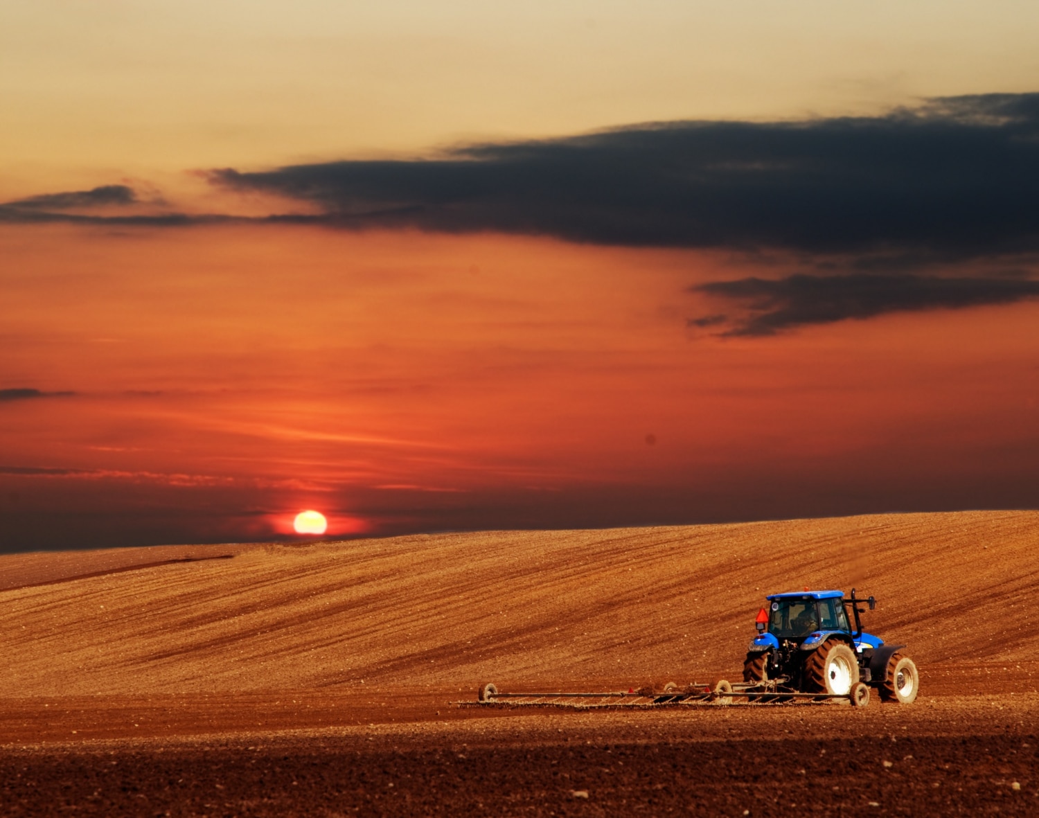 Inovações Agrícolas: Piloto Automático e Monitoramento